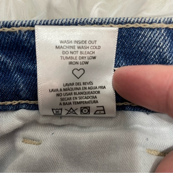 Cello Button Fly Raw Hem Distressed Ombre Shorts Size S - Picture 9 of 9